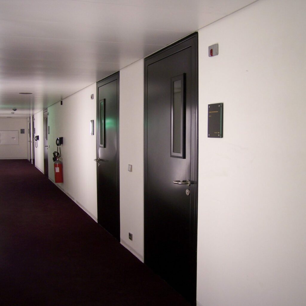 Portes-acoustiques-noires